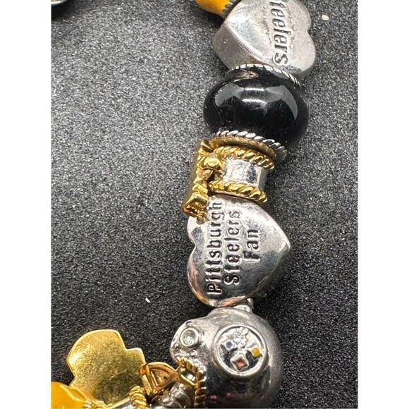 Stunning Bradford exchange charmed Fashionable Fan Steelers Bracelet RETAILS $15 - Picture 7 of 13